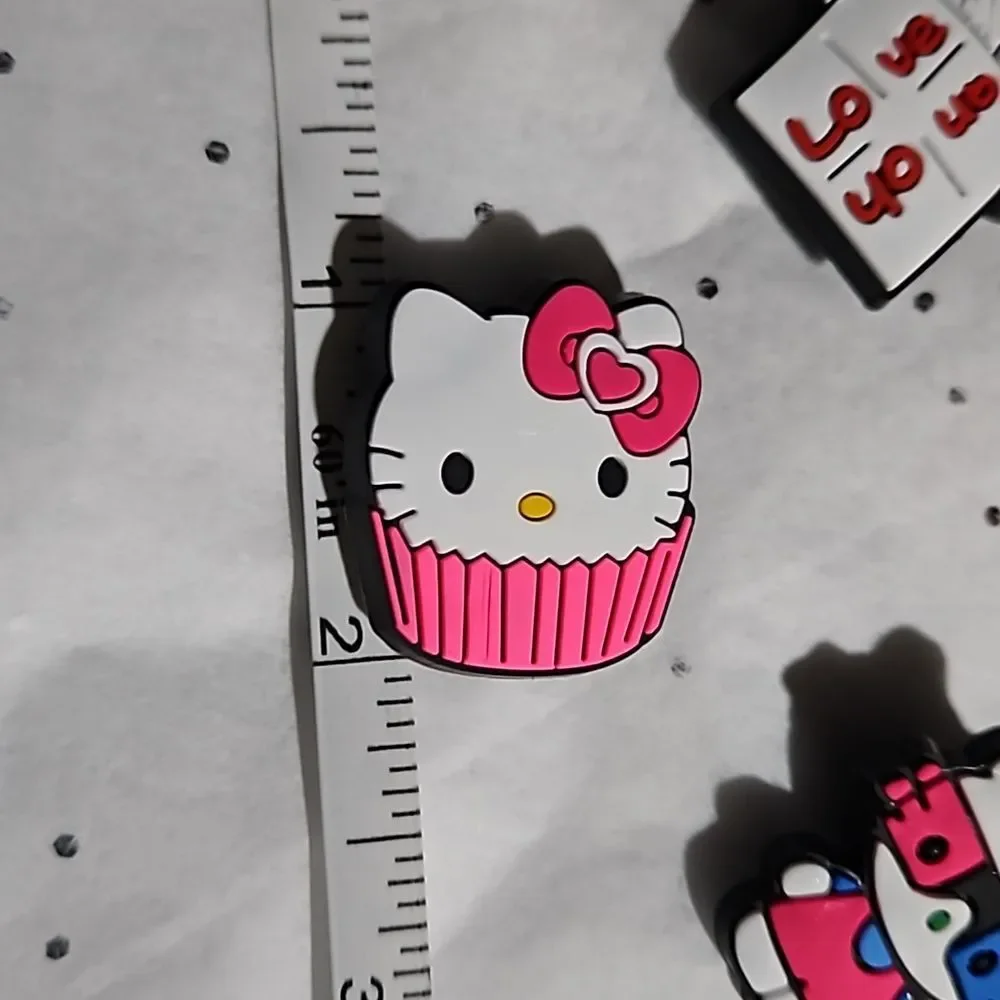 Hello Kitty 🎁 Croc Charms set of 10